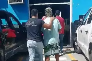 Recuperan chapas y detienen a tres personas en Capital