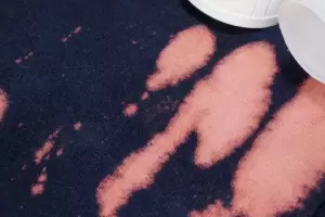 El increble truco casero para eliminar manchas de lavandina