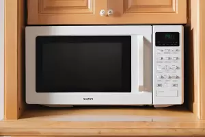 El increble truco casero para eliminar el mal olor de tu microondas