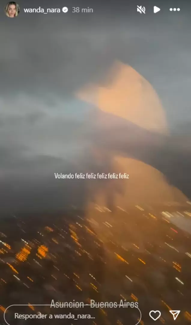 La historia que comparti� Wanda Nara durante su vuelo de Paraguay a la Argentina. (Foto: Instagram / wanda_nara)