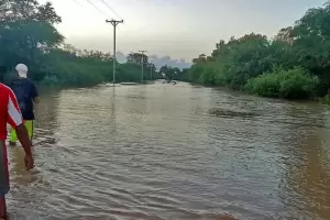 Chaco salteo: poblaciones cercadas por el agua y crece la desesperacin