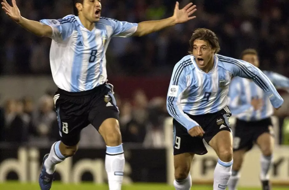 Juan Rom�n Riquelme y Hern�n Crespo.
