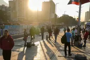 El rgimen de Maduro reduce la jornada laboral a tres das