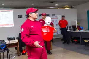 Capacitacin en RCP y maniobras de Heimlich para empleados administrativos