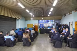 Expectativa por la primera subasta pblica de vehculos de la Polica