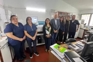 Nuevo equipo en el CUR permite procesar las muestras en la provincia