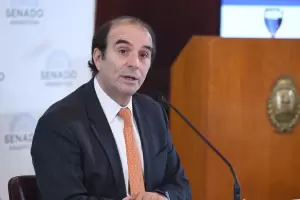 La Justicia orden que Garca-Mansilla se abstenga de tomar decisiones en la Corte