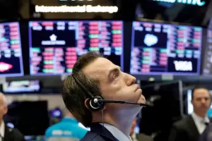 Fuerte cada en las bolsas tras amenazas de Trump a Apple y a la UE