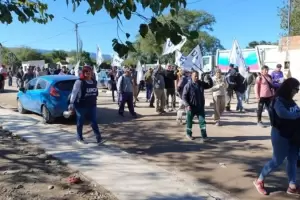Municipales de Valle Viejo se movilizan por una recomposicin salarial