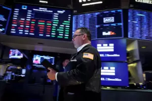 Las acciones argentinas en Wall Street se suman al derrumbe global