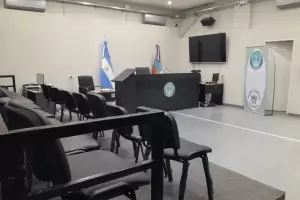 La justicia debi ponerle consigna a un jurado que fue contactado por un "familiar" de un imputado