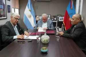 Firman un nuevo convenio de capacitacin entre Senado y FASTA