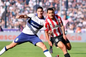 Estudiantes logr un empate agnico ante Gimnasia