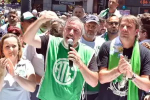 ATE le respondi al Gobierno luego de los anuncios de recorte estatal: "Los vamos a echar a ellos"