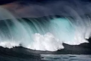 Olas gigantescas alarman en Australia: ya hay cinco muertos