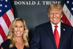 El indignante posteo de una diputada de Trump celebrando la muerte de Francisco