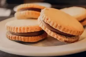 Imperdibles! Cmo hacer unos deliciosos alfajores sable sin huevos y con slo 4 ingredientes