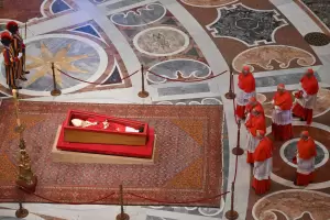 Comienzan los novendiales por el Papa: nueve das de misa y oracin