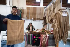 La Fiesta del Poncho, como motor cultural, en la Feria del Libro