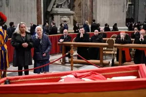 "Era un hermano": la emotiva despedida de sor Genevive al Papa