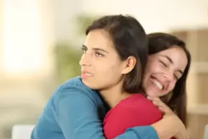 Qu significa que una persona rechace los abrazos, segn la psicologa