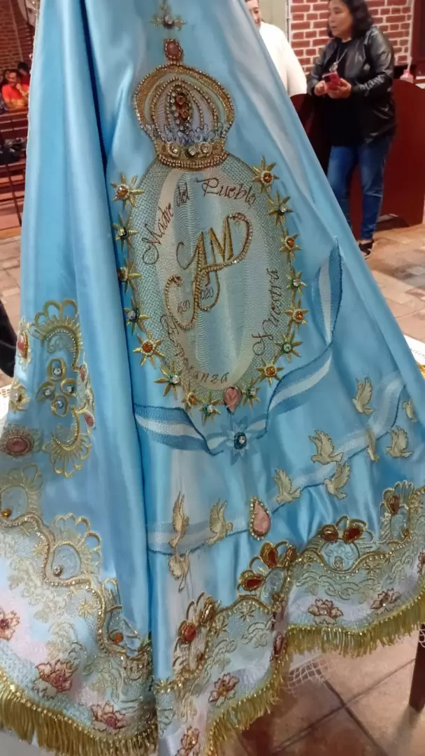 La Virgen luce el manto que estrenó
en 2020 con un signo por la pandemia