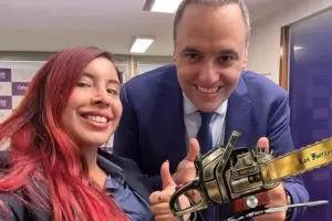 Adorni llev a su CM libertaria en la comitiva que viaj a despedir a Francisco