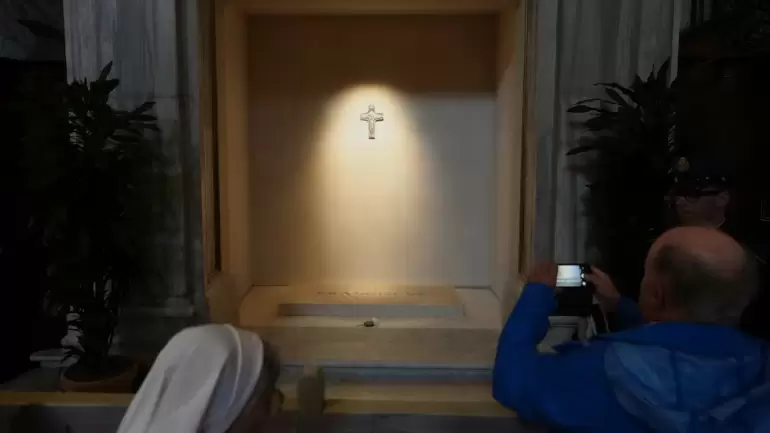 francisco tumba fieles