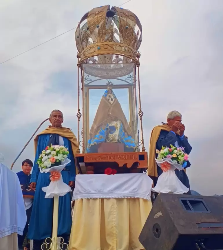 Multitudinaria y colorida cabalgata en
honor de la Virgen en el Año Jubilar