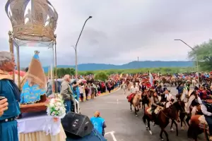 Una multitud acompa la Cabalgata de los Gauchos en honor de la Virgen del Valle