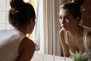 Segn la psicologa: qu significa que una persona hable sola y en voz alta