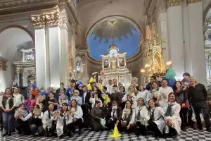 Tierno y alegre homenaje de las escuelas especiales