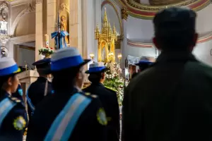 El ministerio de Gobierno y las fuerzas de seguridad rindieron homenaje a la Virgen del Valle