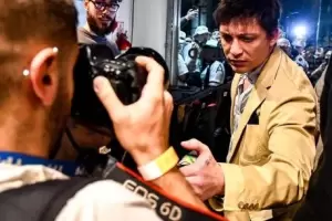 Manes denunci a Santiago Caputo por actitud intimidante hacia un fotgrafo