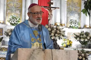 Mons. Roberto Ferrari en la Misa Solemne 
"Madre del Valle, queremos detenernos frente a tu 
amor y contemplarte"