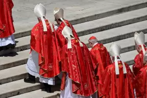 Secreto extremo: el Vaticano amenaza con excomunin a quien filtre informacin