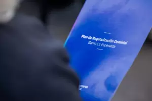 Capital entreg certificaciones de vivienda en el B La Esperanza