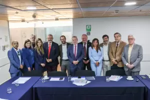 Dusso se reuni con ministros de Chile por el Corredor Biocenico