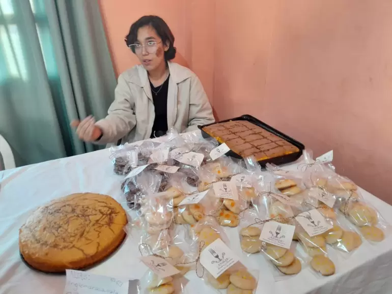 Disfrut de una tarde de familia en la Feria de emprendedores y lotera en el Centro Vecinal San Martn de Porres