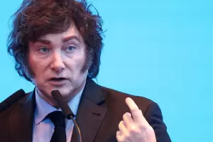 "Ficha Limpia": Milei advierte sobre una "jugada sucia" de los "oos republicanos"