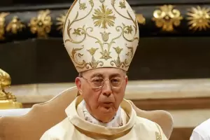 Quin es el cardenal Mamberti, el hombre que anunciar al nuevo Papa desde el balcn del Vaticano
