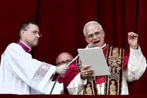 Len XIV record a Francisco en su primer discurso como Papa: "Su voz siempre fue valiente"
