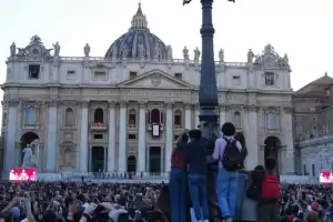 Ms de 40.000 fieles aclamaron al nuevo Papa Len XIV