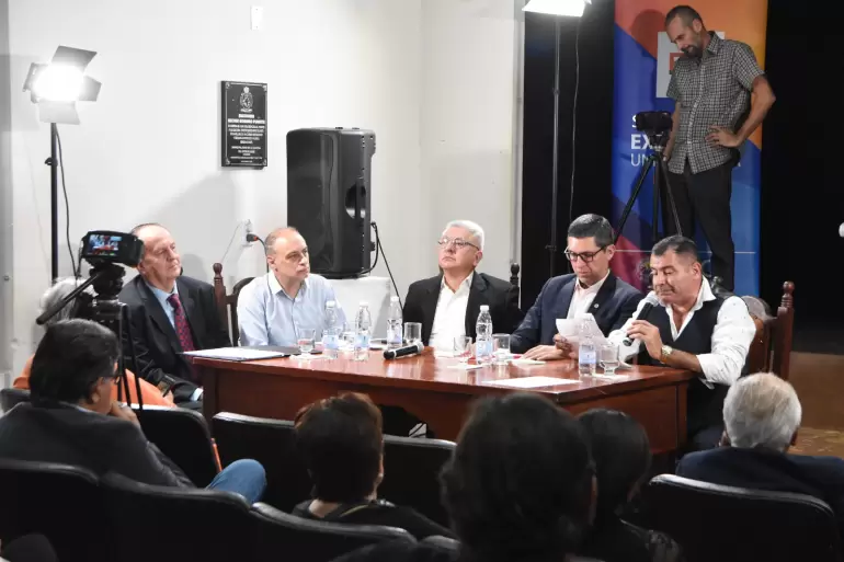 documental esquiú unca