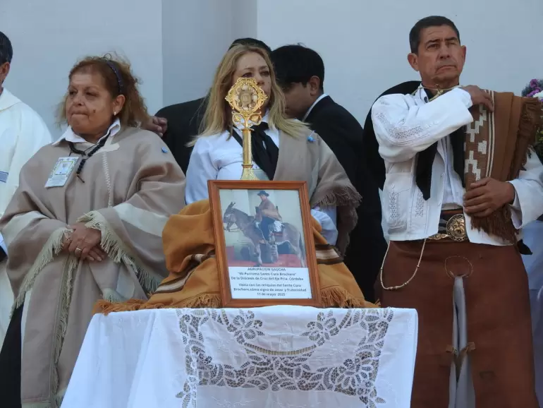 Piedra Blanca vivi la fiesta por los 199 aos del natalicio del Beato Esqui