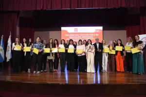 Diplomatura en Educacin Emocional: entrega de certificados a docentes municipales