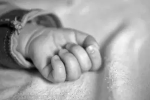 El desgarrador testimonio de la madre de la beb abusada por sus padrinos