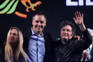 Milei lanza su campaa con Kicillof como blanco y el peronismo en crisis