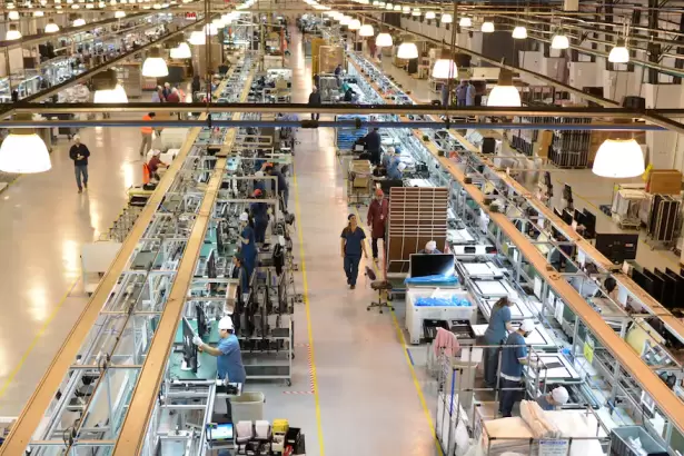 Alerta fabril: la producci�n anual baja un 4,4% con un fuerte golpe al sector automotor