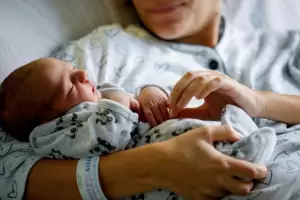 Argentina registra una cada del 40% en la natalidad: los hogares sin hijos son mayora